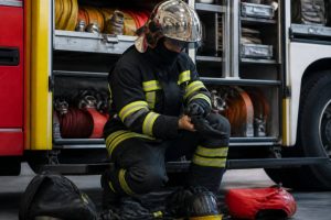 Tenue de feu pompiers : comment bien la choisir et l’entretenir
